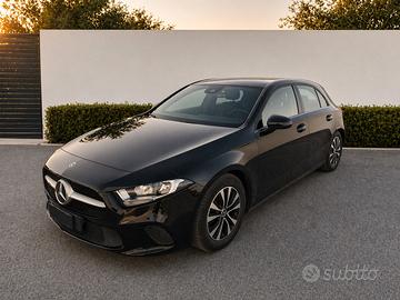 Mercedes A180 2021 Auto 82k km automatico benzina