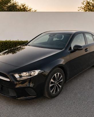 Mercedes A180 2021 Auto 82k km automatico benzina