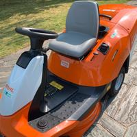 Trattorino stihl tagliaerba