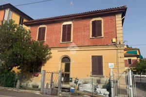 2 LOCALI A BOLOGNA