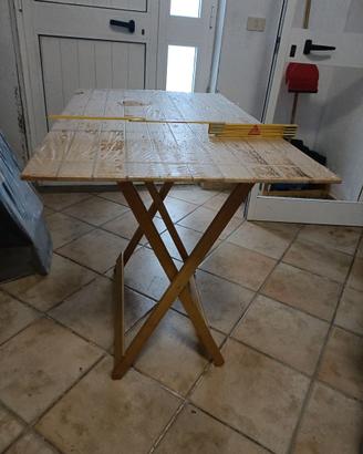 Tavolo da giardino in legno