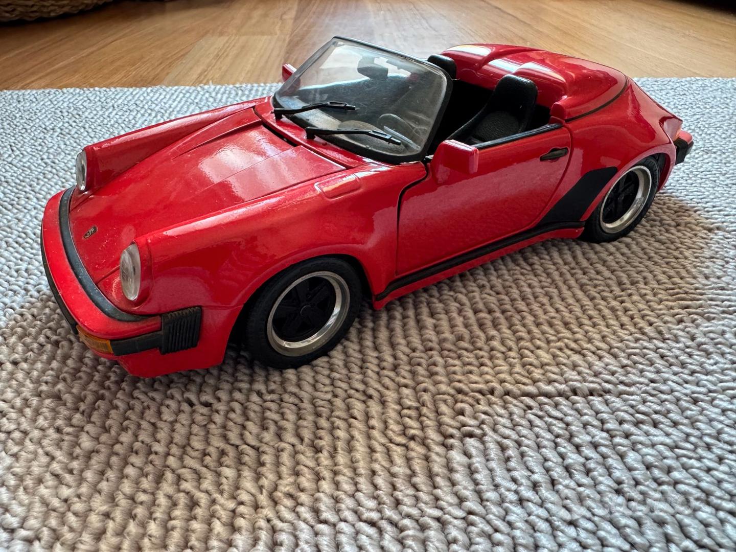 Maisto 1/18 - Porsche 911 Speedster 1989 Blanche (Modèle De Collection)