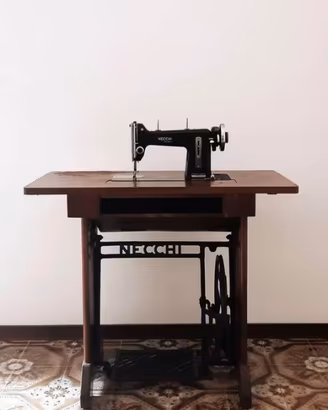 Macchina da cucire vintage