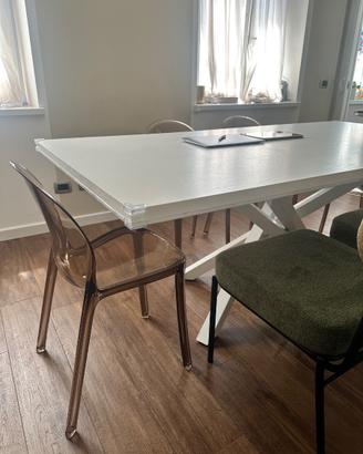 tavolo in legno bianco di design