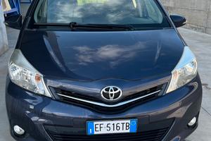 Toyota yaris 1.4 d 90 cv  -2013