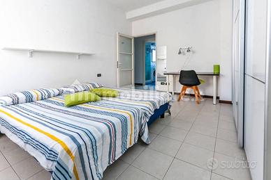 Ampio trilocale arredato in Via Padova 173