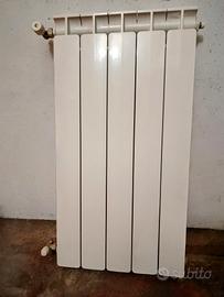 4 termosifoni vari - interasse 70 cm 