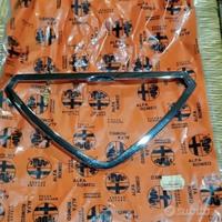 Cornice cromata Alfa Romeo 75