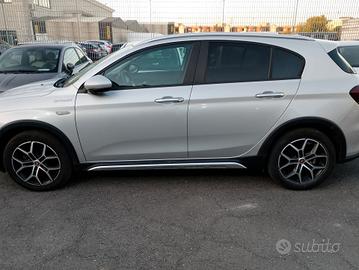 Fiat Tipo 1.5 Hybrid DCT 5 porte Cross
