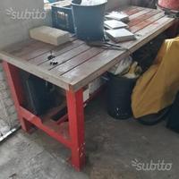 Banco da lavoro morsa in acciaio e attrezzi vari