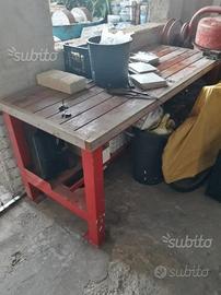 Banco da lavoro morsa in acciaio e attrezzi vari