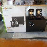 Compatto sistema 2.1 per PC e smartphone.