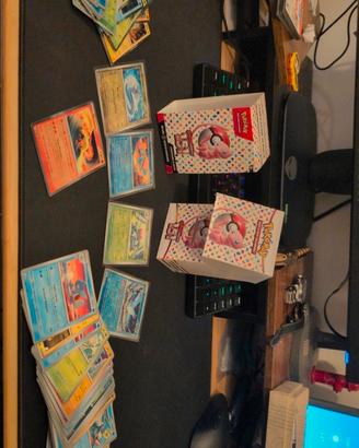 Lotto 123 Carte Pokémon 151 – Holo, Reverse, Comun
