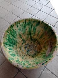 catino antico in terracotta smaltata