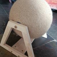 Tiragraffi a palla per gatti