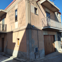 Casa indipendente su tre piani