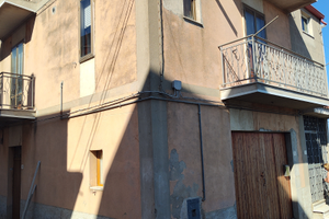 Casa indipendente su tre piani