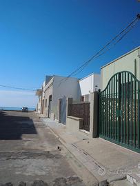 Vacanze a 2 passi dalla spiaggia di torre lapillo