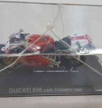 Modellino moto ducati 996 Fogarty