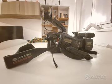 Videocamera Hitachi VM-S83E