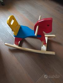 Cavallo a dondolo