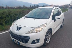 PEUGEOT 207 1,4 BENZINA- OK NEOPATENTATI
