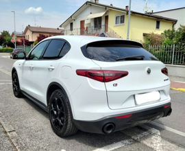 Alfa romeo Stelvio AT8 Q4 190cavalli sprint 10/21
