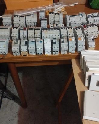 lotto materiale elettrico 