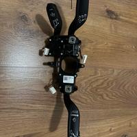 Interruttore sotto il volante della luce