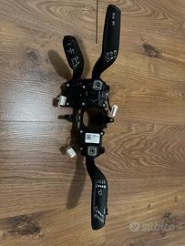 Interruttore sotto il volante della luce