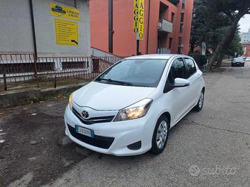 Toyota Yaris 1.4D Active Unipr + treno cerchi lega