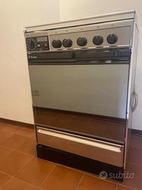 Cucina gas con forno elettrico