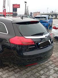 Portellone e fari post Opel Insignia SW 2013