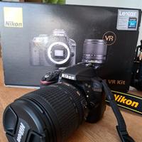Nikon D3300 + Obiettivo 18-105mm VR – Pari al nuov