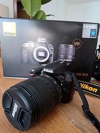 Nikon D3300 + Obiettivo 18-105mm VR – Pari al nuov