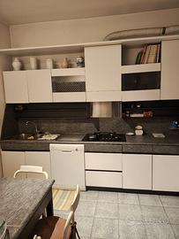 Cucina in laminato con elettrodomestici 3,60x1,95