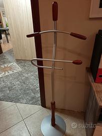 Servomuto appendiabiti 