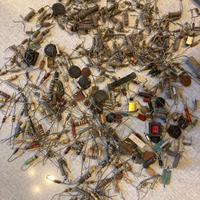 Componenti elettronici vintage per radio a valvole