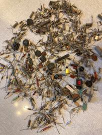 Componenti elettronici vintage per radio a valvole