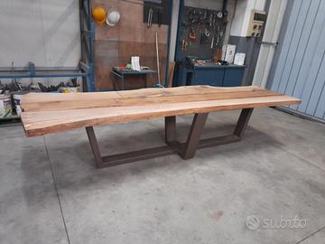 Tavolo lungo con legno rovere