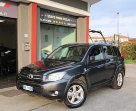 TOYOTA RAV 4 2.2 D-4D 177 CV Luxury UniPropietar