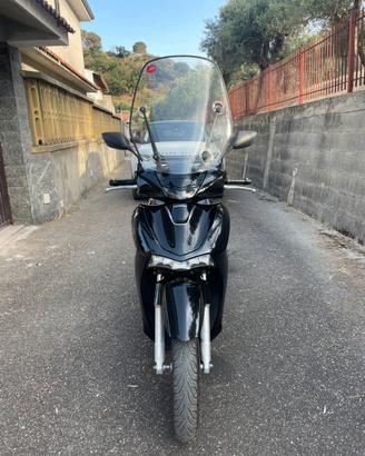 SH 125 IMMATRICOLATO 2023