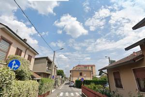 Stanza singola a Monza con posto auto