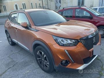 Peugeot 2008 2 serie 1200 autom.benz.45000Km-2021