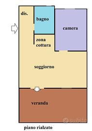 Bivano con ampia veranda e posto auto