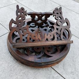 Antico leggio in noce