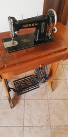 Macchina da cucire Necchi