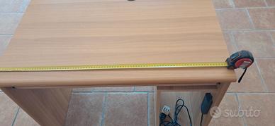 Scrivania porta pc con console 