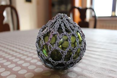 antico galleggiante in vetro per la pesca