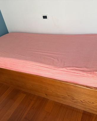 Letto singolo, comprensivo di materasso